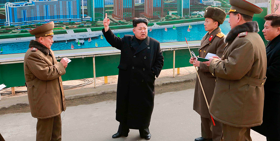 Лидер Северной Кореи Ким Чен Ын проинспектировал строительство жилого квартала Mirae. 2015 год