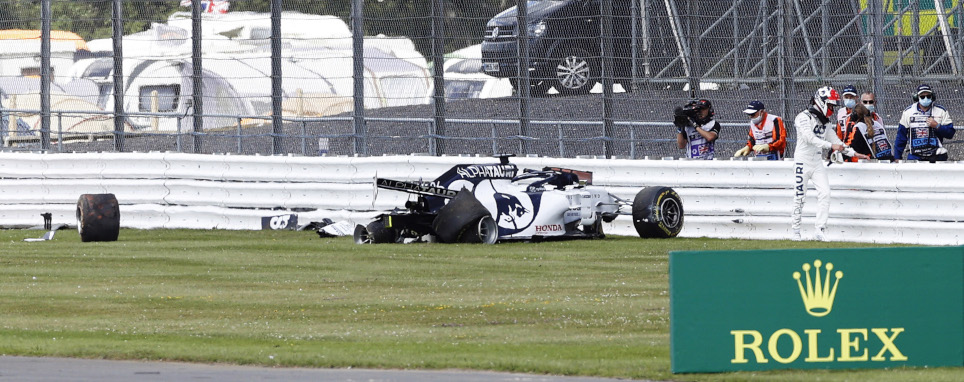Квят попал в аварию на Гран-при Великобритании «Формулы-1». Видео