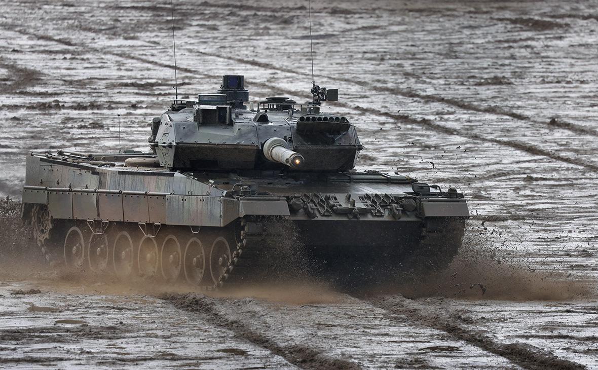 Около половины немцев не поддержали поставки танков Leopard 2 на Украину"/>













