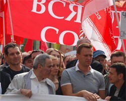 ВЦИОМ: Лидеры оппозиции становятся известнее в России