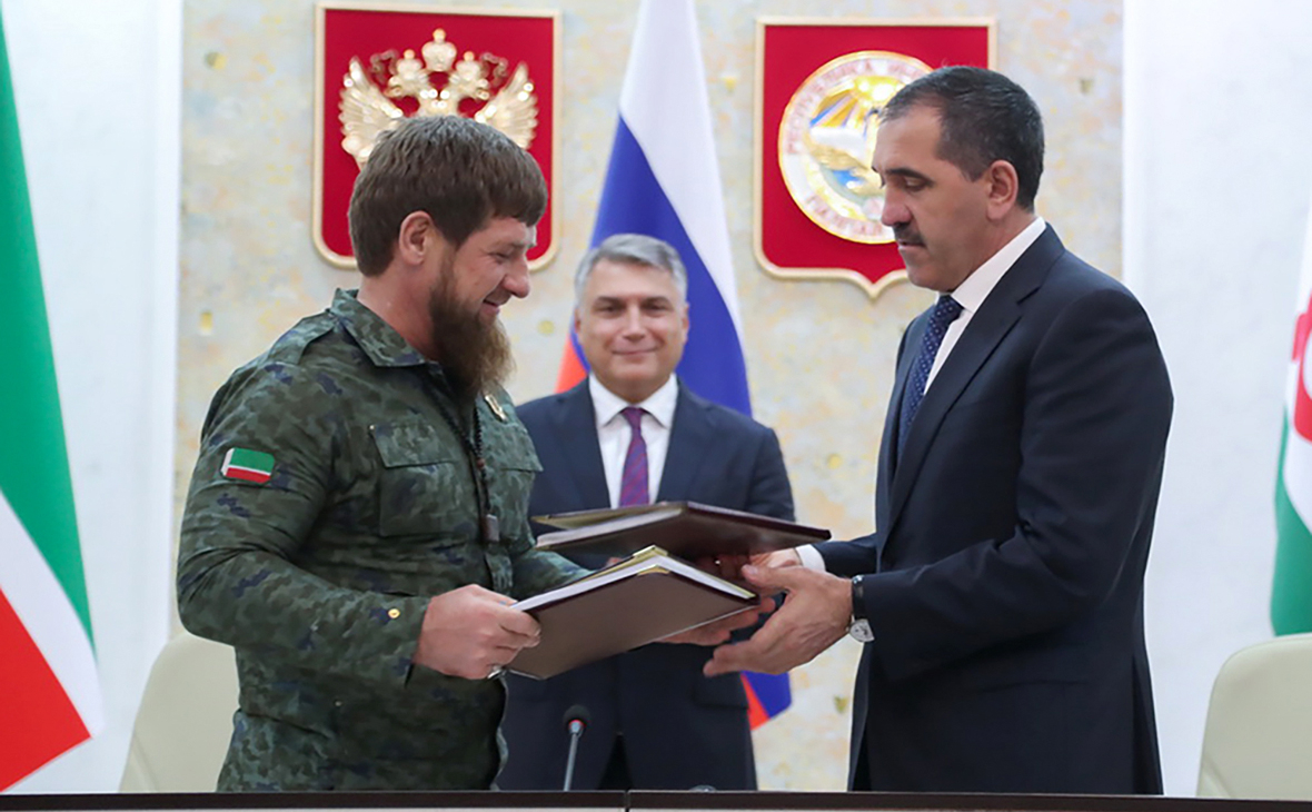 Рамзан Кадыров и Юнус-Бек Евкуров (справа)