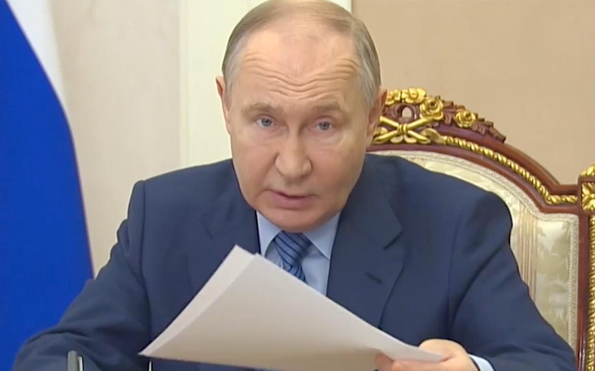 Путин оценил выплаты пострадавшим от паводков словами: «Чего так мало?»