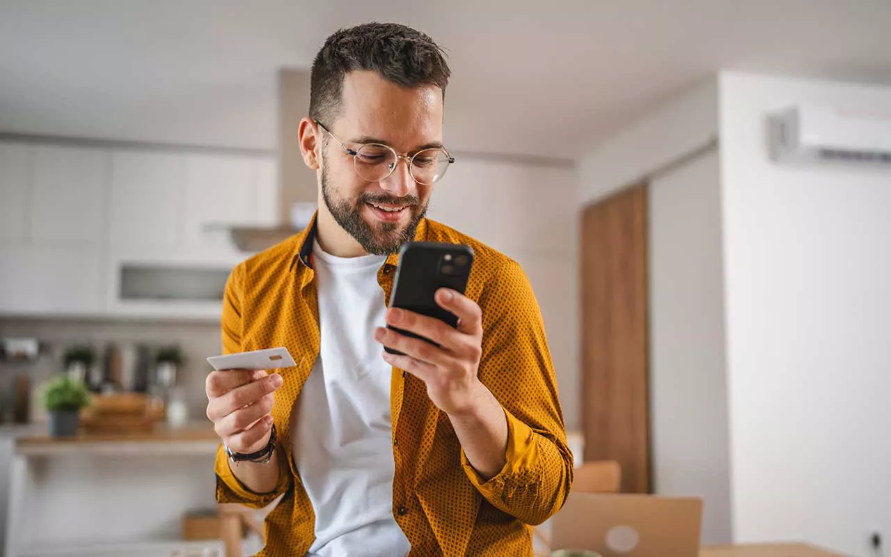 ВТБ и Т-банк запустили пилотный проект в сфере открытого банкинга