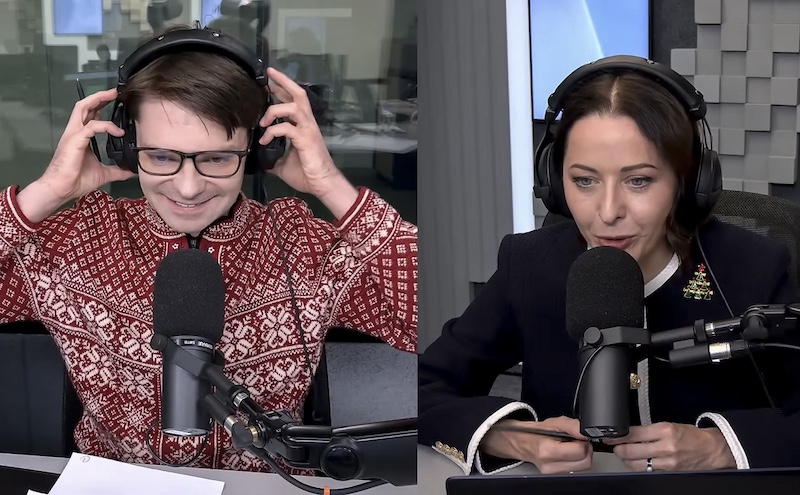 Ведущие программы &laquo;Инвестиционный час&raquo; Элина&nbsp;Тихонова и Дмитрий Полянский в студии Радио РБК