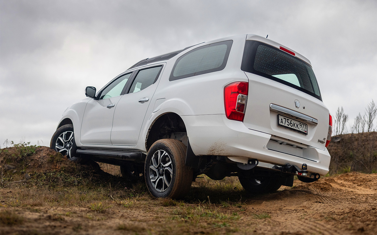 Изрядно покрутив колесами, Oting в итоге всякий раз справляется с вывешиваниями