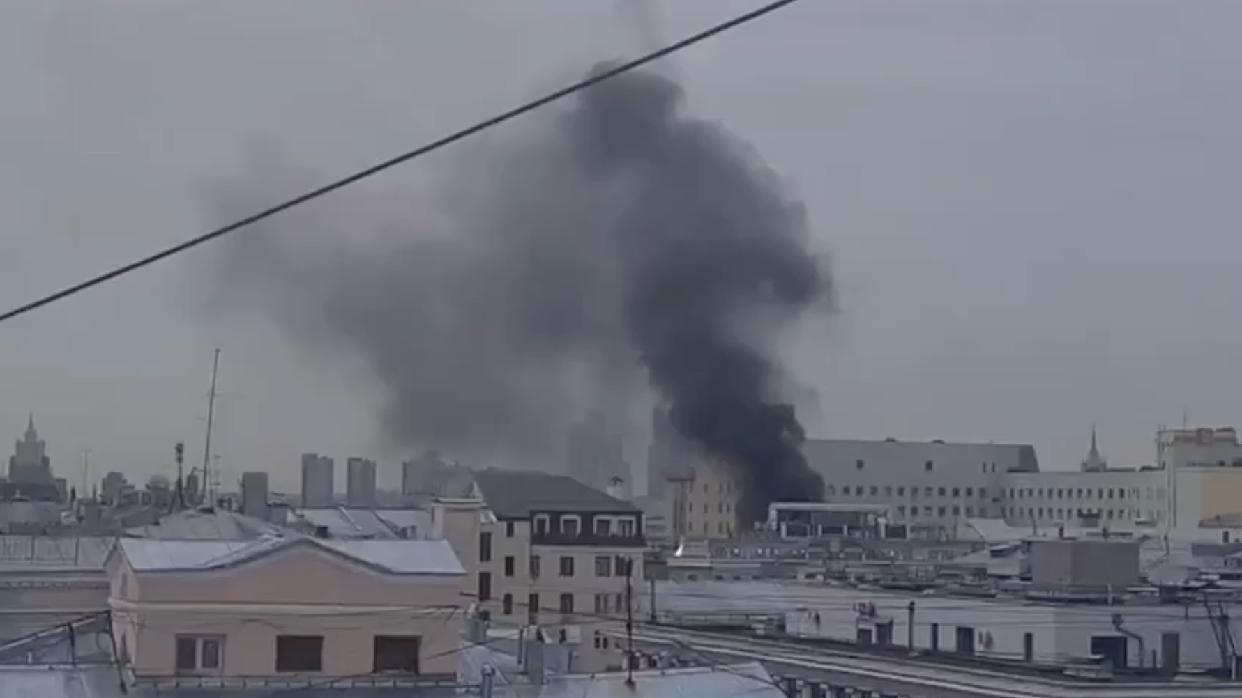В центре Москвы произошел пожар в жилом доме