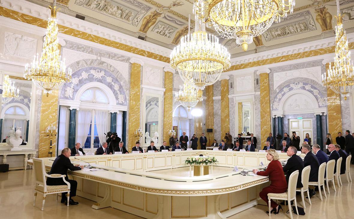 Владимир Путин на встрече с участниками заседания Попечительского совета Мариинского театра