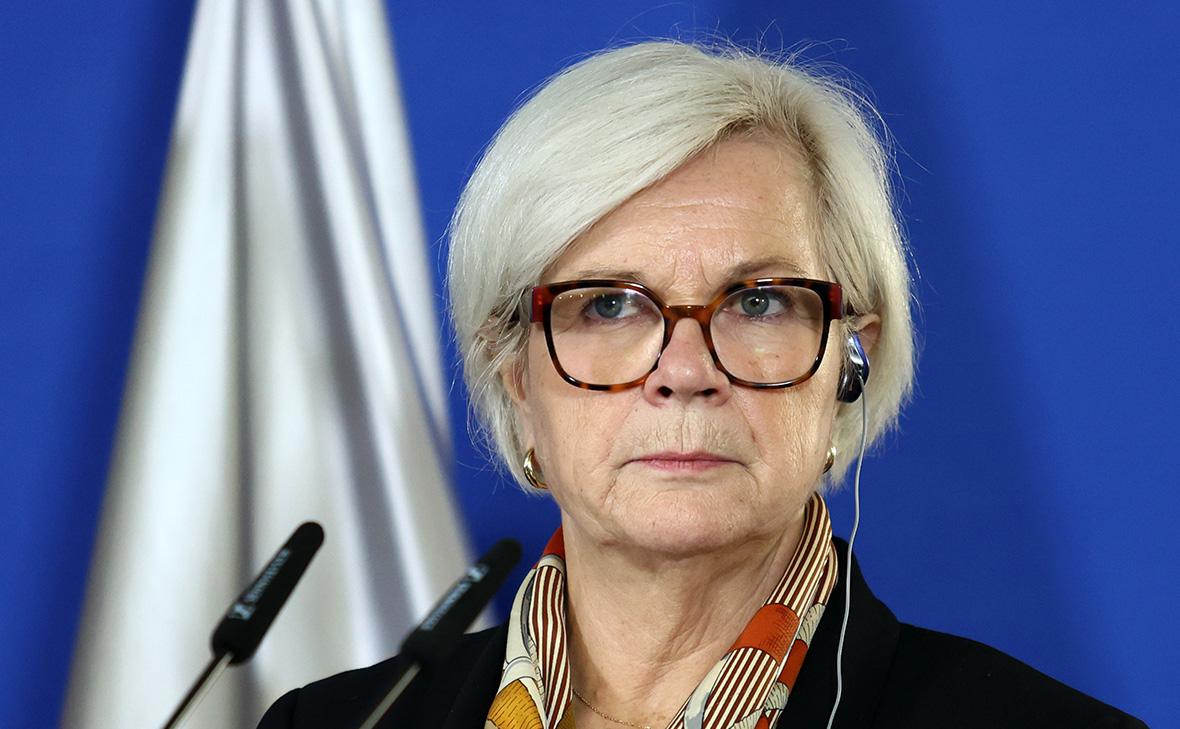 Глава Минобороны Франции перепутала Зеленского с убитым карикатуристом