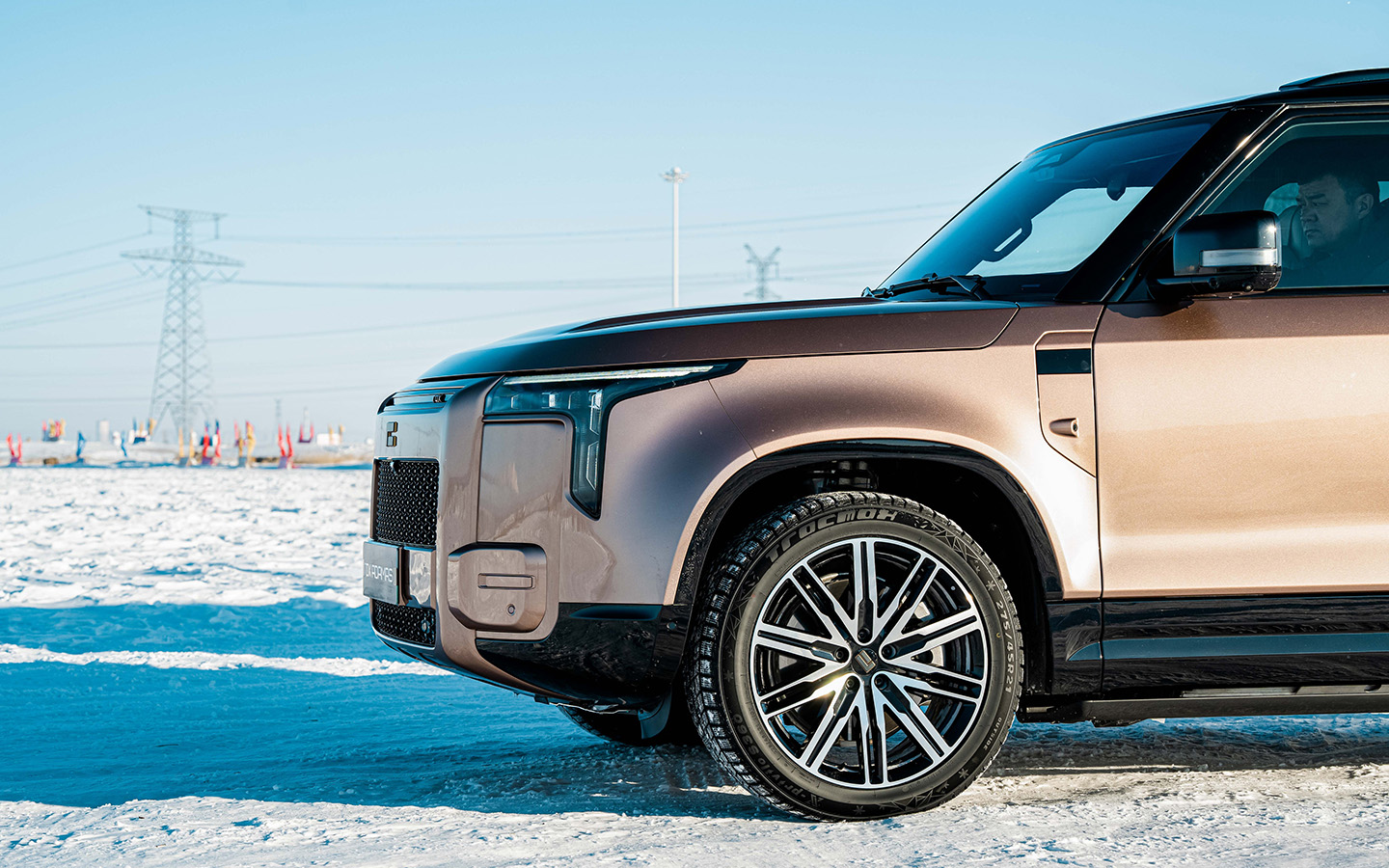 Больше всего поломок приходилось на колеса&nbsp;&mdash; покрышки в процессе снежно-ледовых активностей часто слетали с дисков. В конце мероприятия на половине всех Adamas была установлена одна или даже две нештатные шины