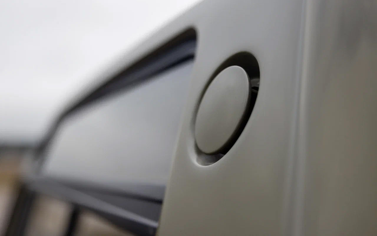 Дизайнерскими служат и вентиляционные выходы