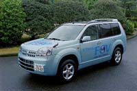 Nissan представил в Токио новый автомобиль на электротопливных элементах  X-TRAIL FCV