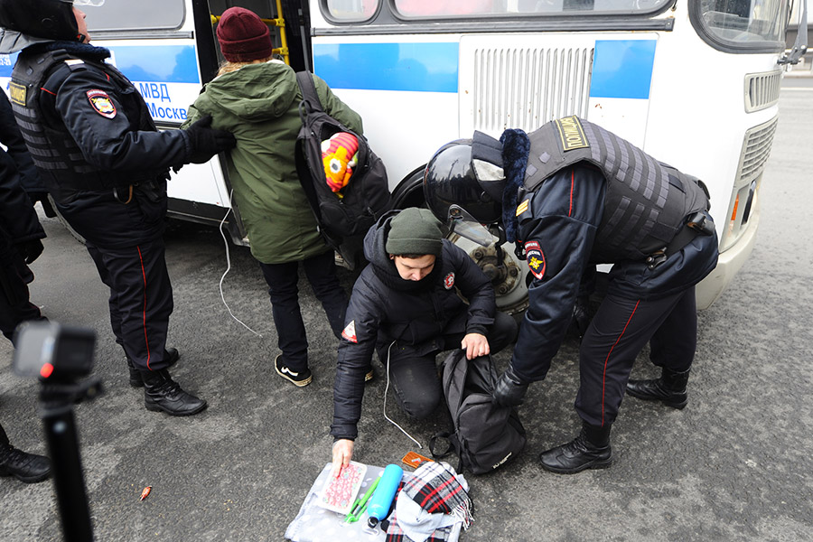 Нападение на сотрудников мвд. Слетать точка ру задержали в Москве.