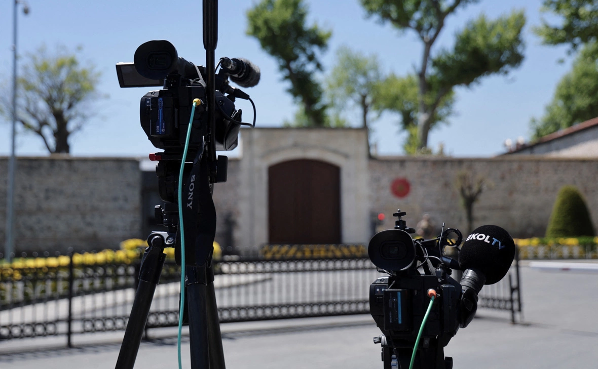 Leonhard Foeger / Reuters