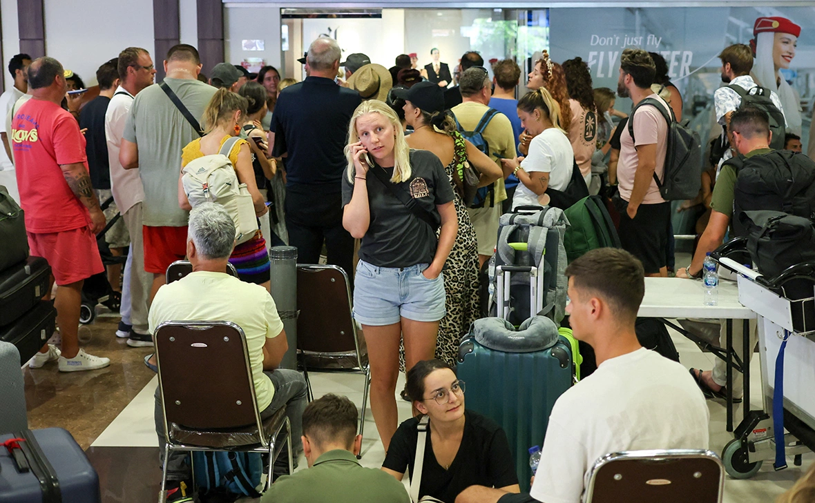 Johannes Christo / Reuters