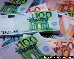 Доллар и евро подешевели по отношению к рублю