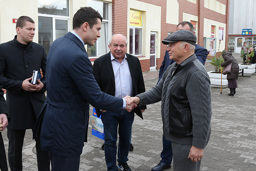 Антон Алиханов и Юрий Лужков.