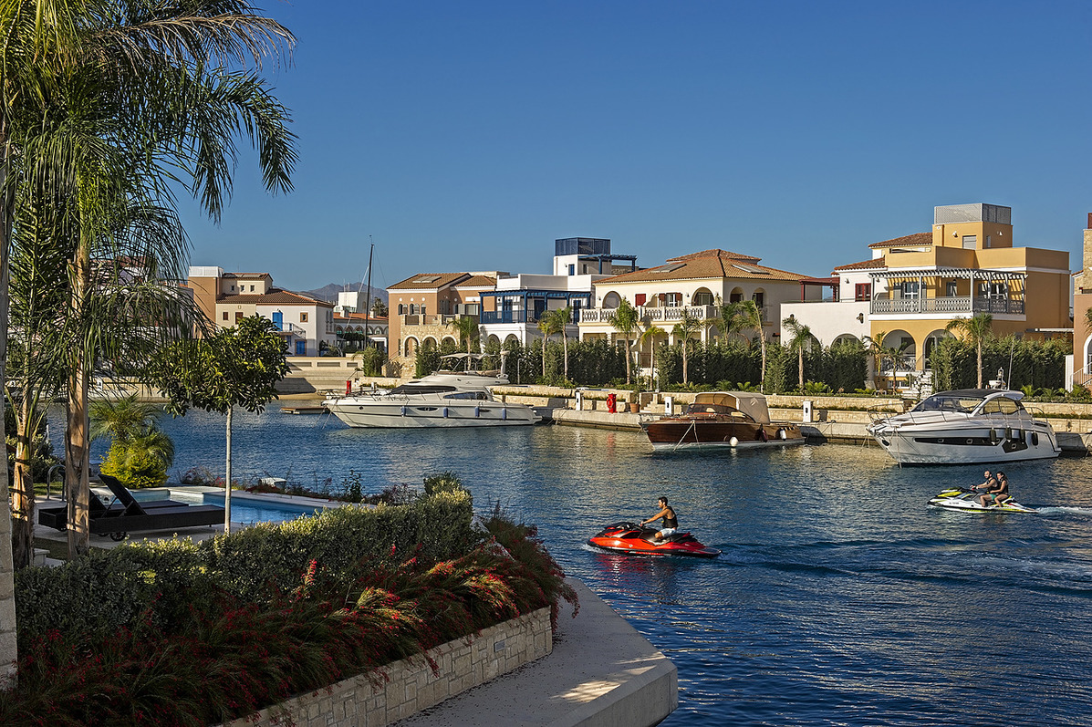 Limassol Marina: на Кипре построен комплекс Island Villas