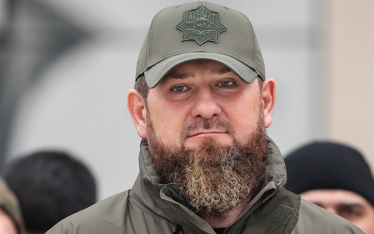 Кадыров предупредил Зеленского словами «бежать некуда»"/>













