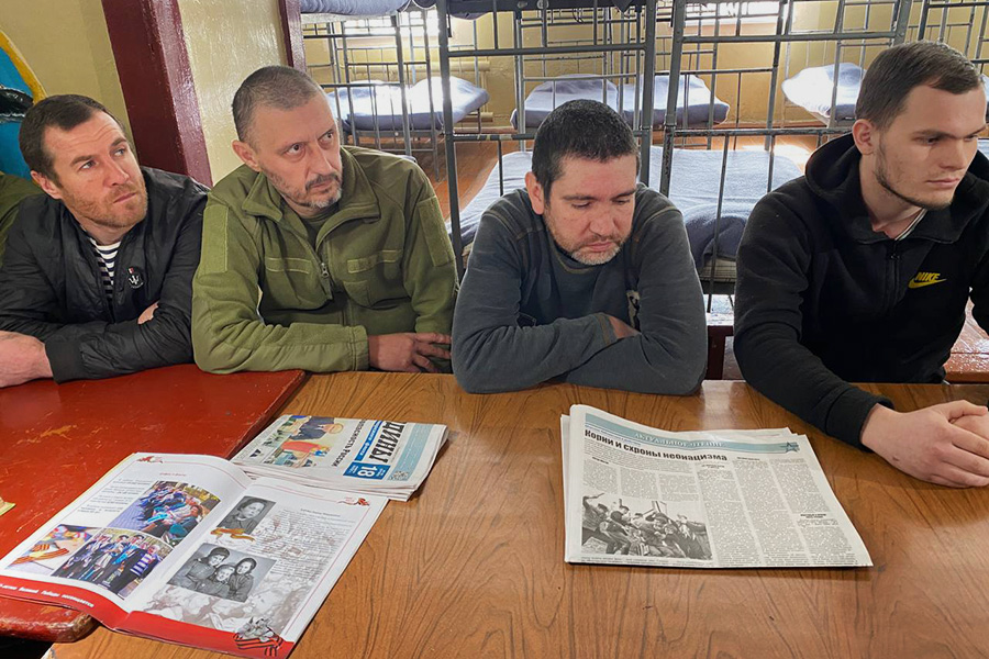 Во время посещения мест содержания пленных украинских военных в Крыму