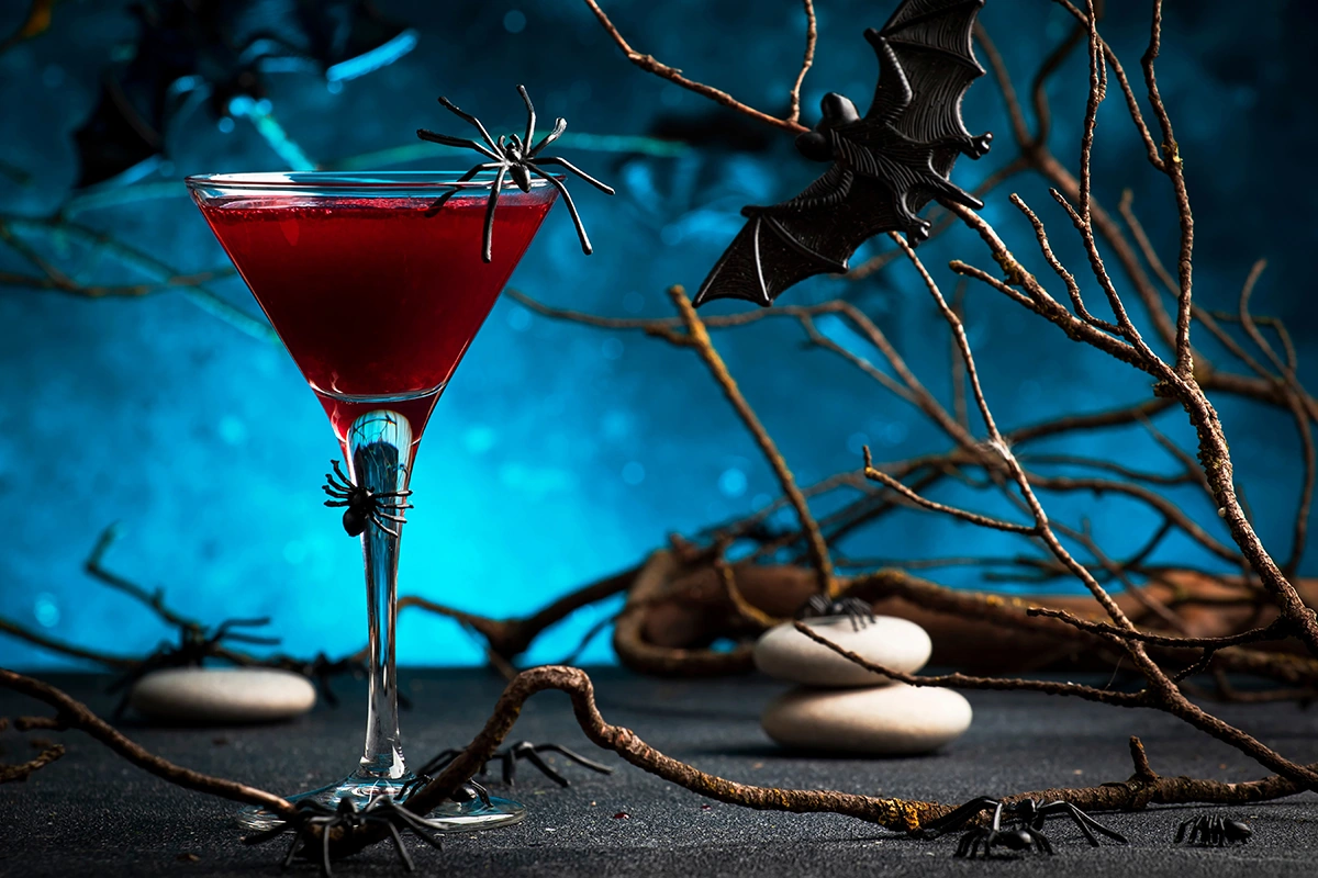Bacardi выпустил к Хэллоуину ром в светящихся бутылках