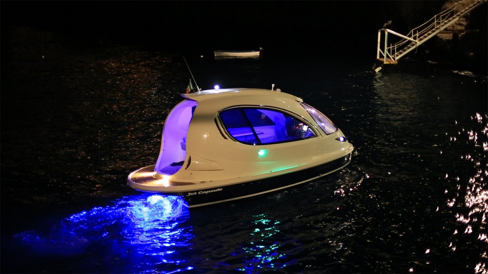 Вышла идеальная дизайнерская яхта для коротких морских прогулок