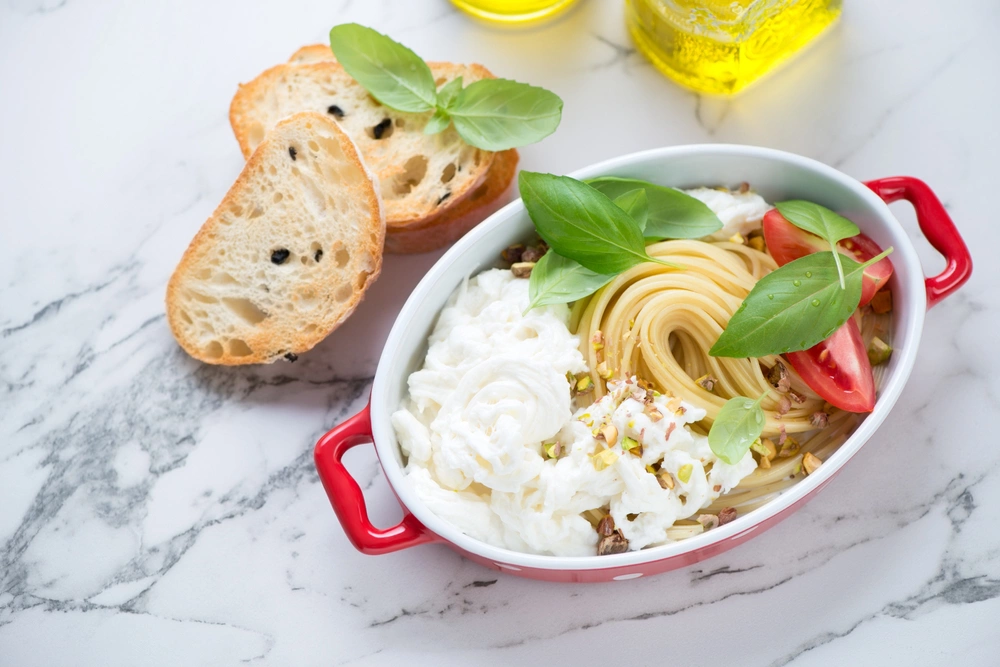 <p>Это еще один традиционный рецепт из Апулии, который состоит из приготовленных в духовке макарон с сыром, овощами и приправами</p>