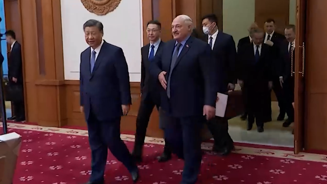 Лукашенко и Си Цзиньпин обменялись подарками. Видео