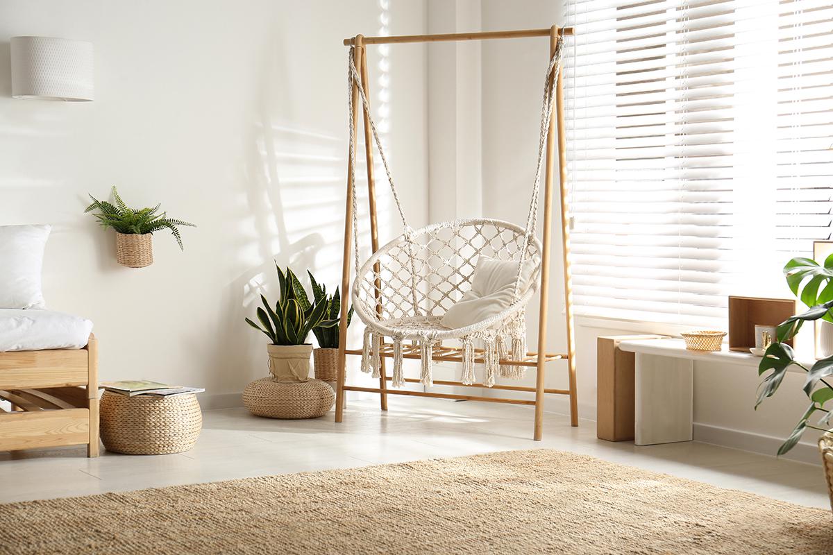 Для создания предметов мебели рекомендуют использовать гамаковый шнур — он очень прочный и выдерживает вес человека