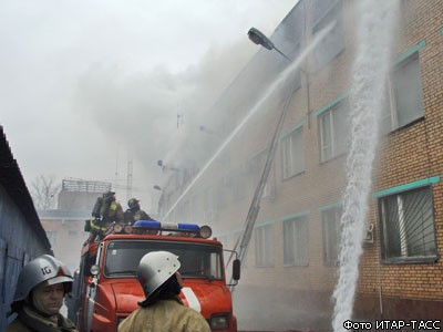 Крупный пожар в московской автошколе