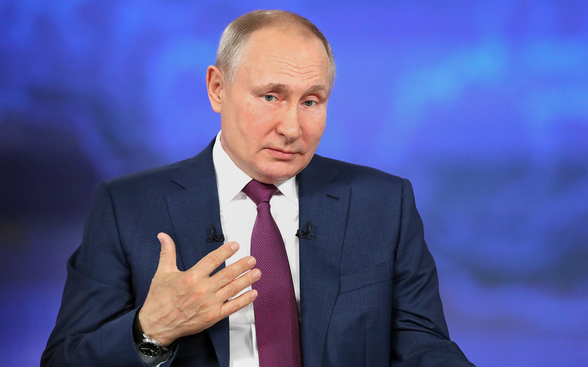 Песков допустил перенос прямой линии и послания Путина на осень