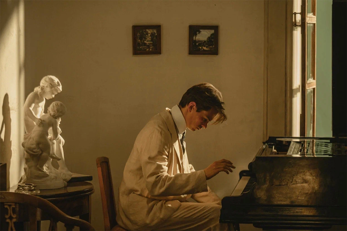 Алексей Тихомиров (Никита Каратаев)
