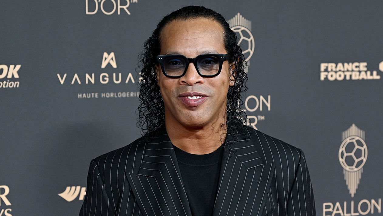 Роналдиньо будет выпускать шампанское