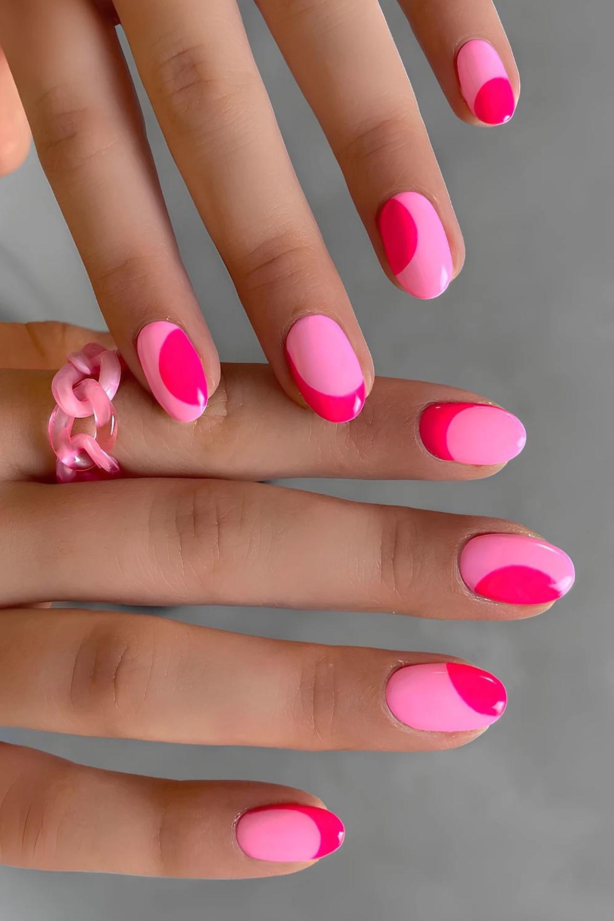 Попробуйте сделать яркий маникюр на короткие ногти