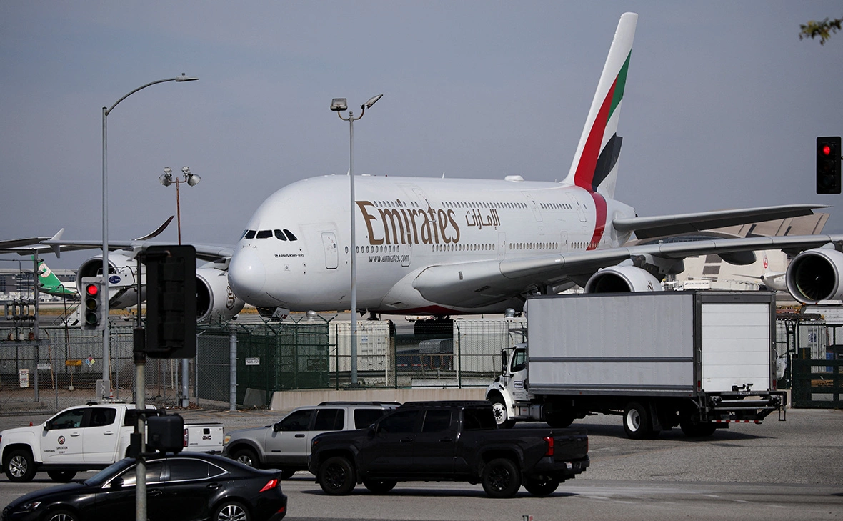 Daniel Cole / Reuters