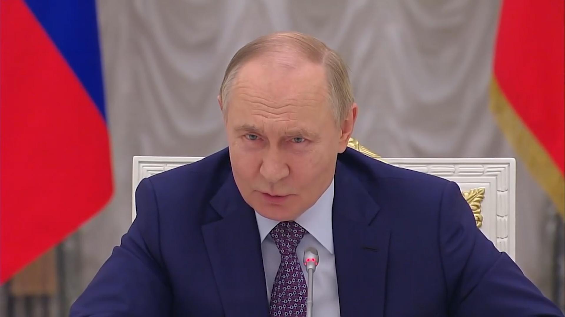 Путин подсказал юным футболистам, как лучше качать пресс