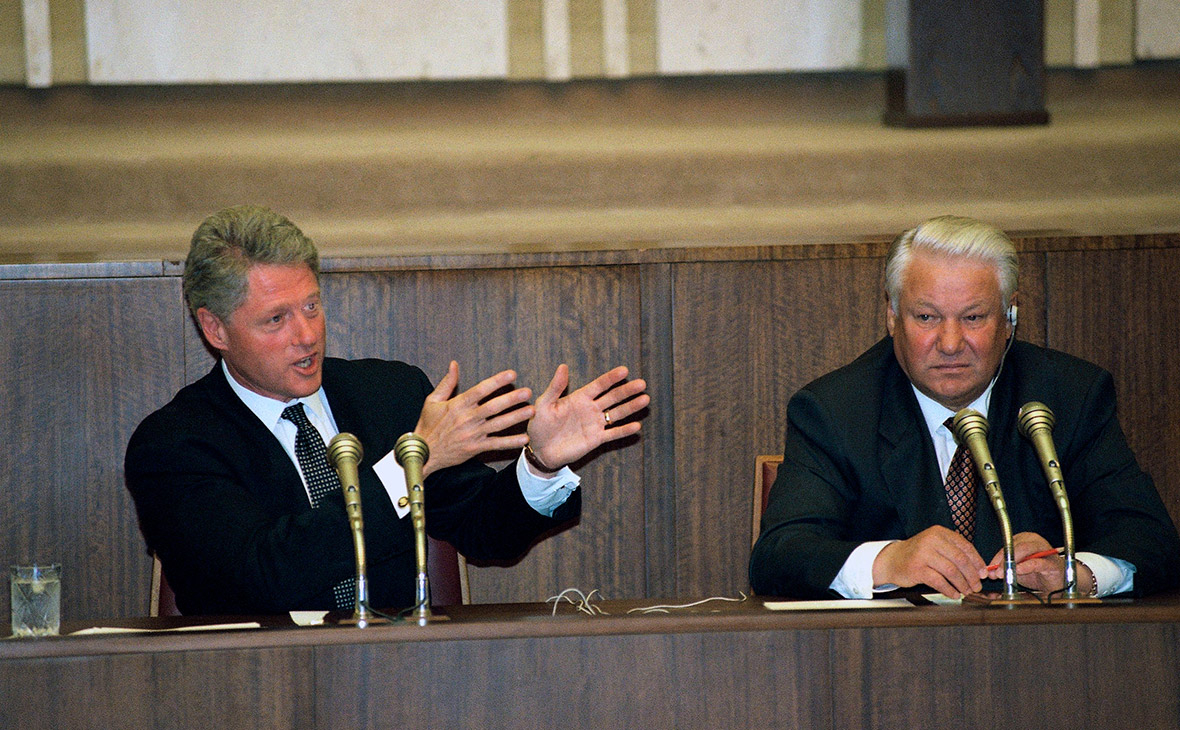 Билл Клинтон (слева) и Борис Ельцин в 1995 году