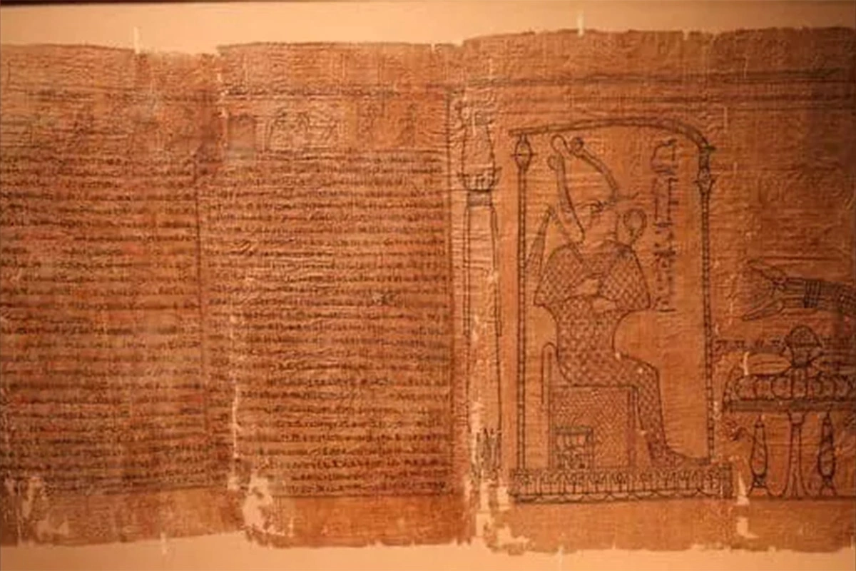 Фрагмент с изображением&nbsp;бога Осириса&nbsp;из &laquo;Книги мертвых&raquo; &mdash;&nbsp;16-метрового манускрипта,&nbsp;найденного в Саккаре в 2023 году