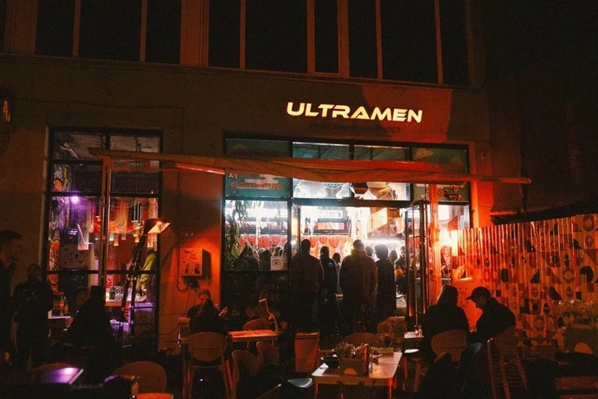 Какие бары в Петербурге посетить на новогодних: советует сомелье