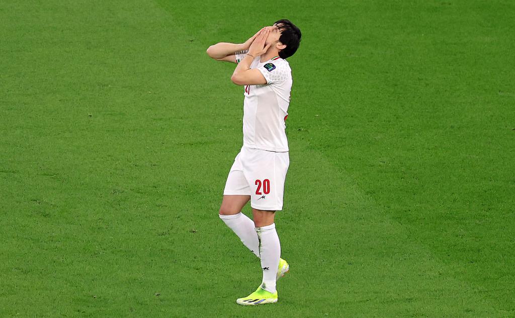 Нападающий сборной Ирана Сердар Азмун