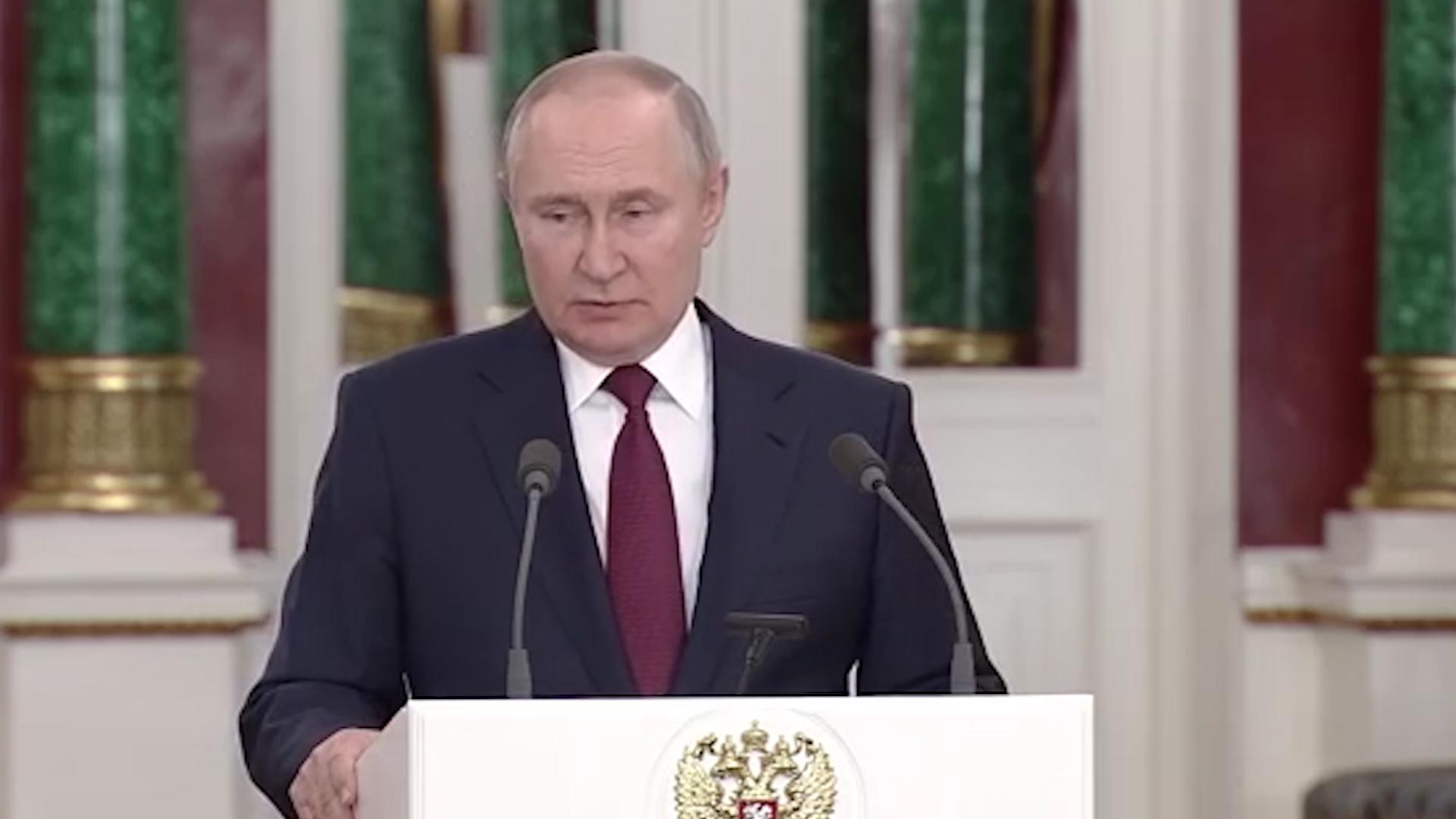Путин заявил, что Россия прошла год уверенно