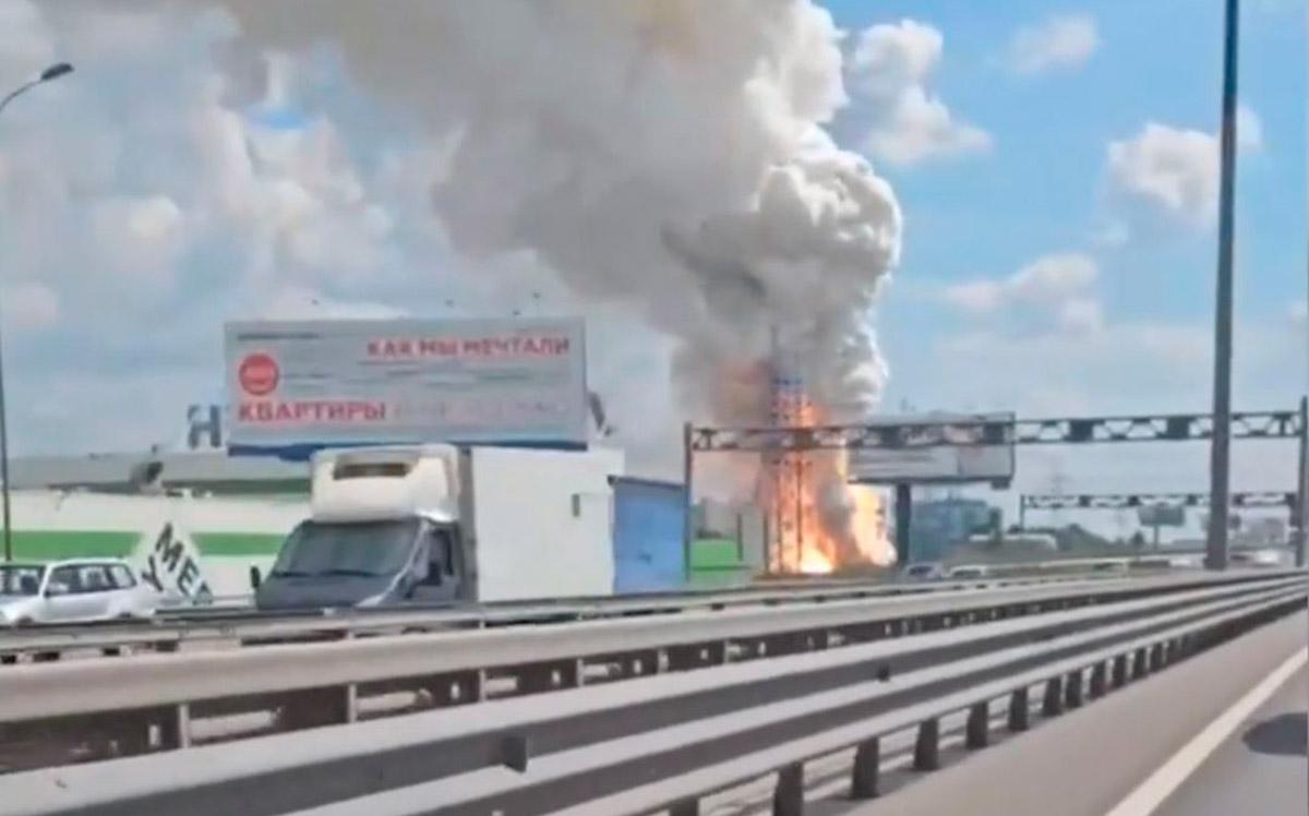 В Люберцах начался сильный пожар на складе стройматериалов у «Леруа»
