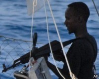 Сомалийские пираты по ошибке напали на военное судно