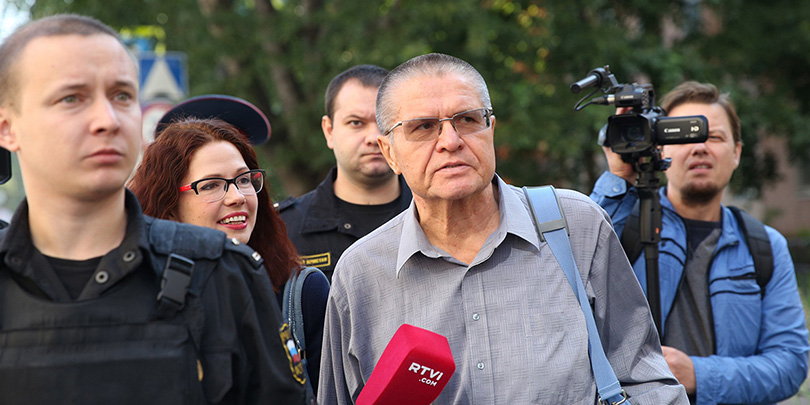 Топ-менеджер «Роснефти» выступил свидетелем обвинения по делу Улюкаева
