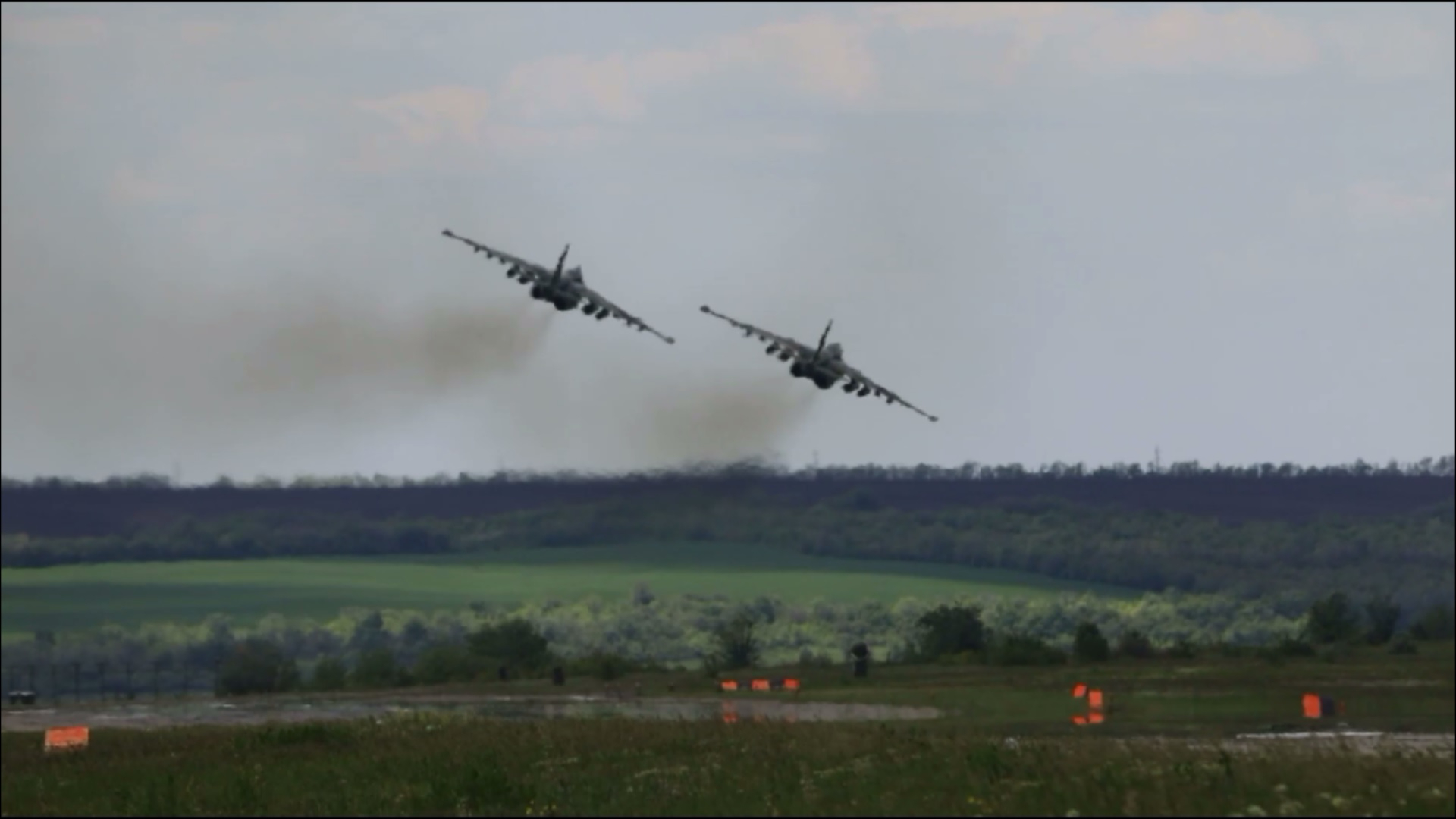 Минобороны показало удары штурмовиков Су-25 ракетами «Тулумбас»
