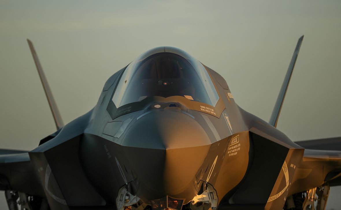Британский истребитель-невидимка F-35B экстренно сел в японском аэропорту