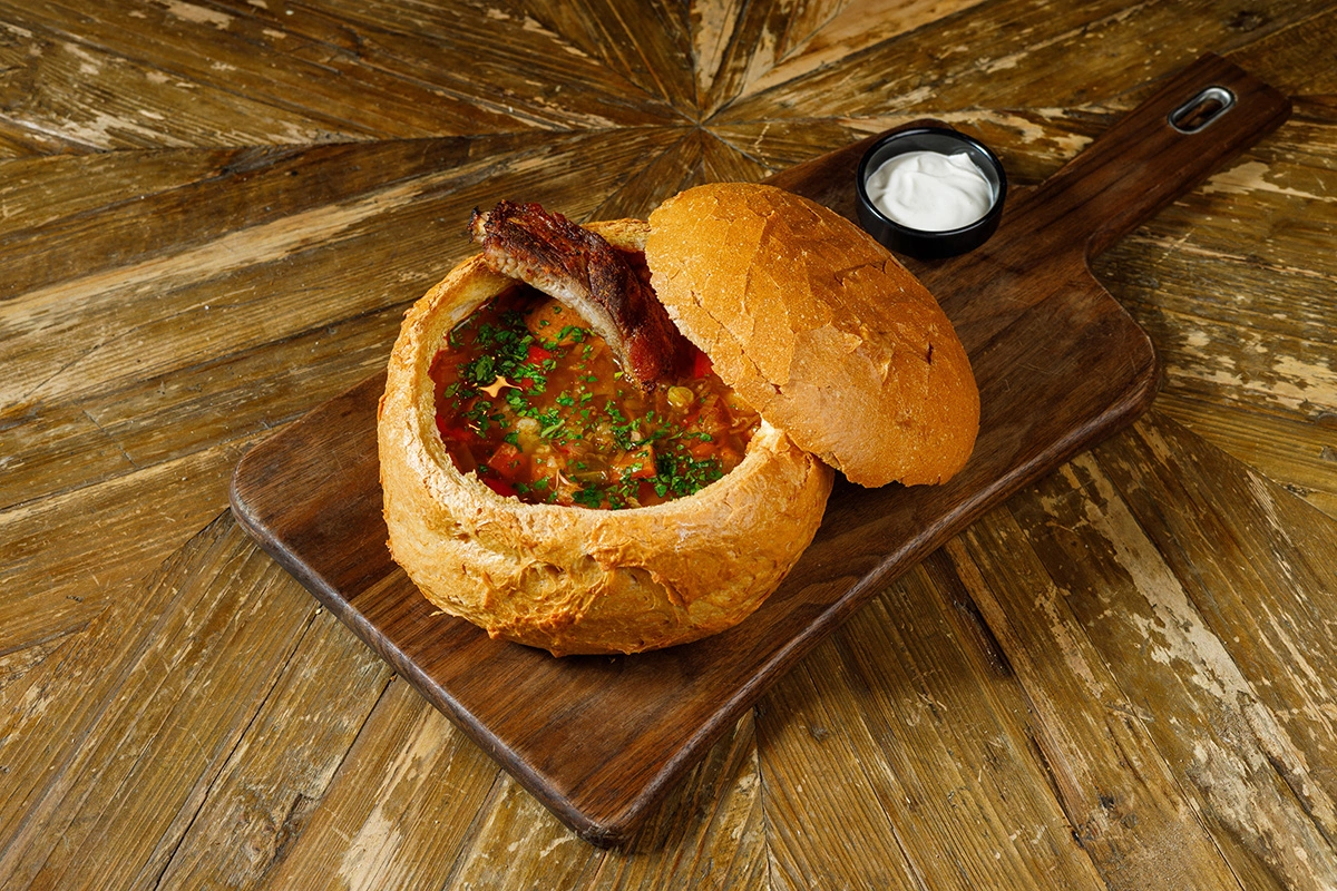 Суп айнтопф с копченым свиным ребрышком