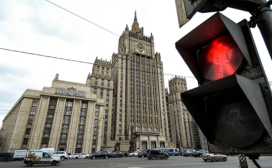 Вид на здание Министерства иностранных дел РФ (МИД) на Смоленской площади