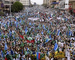 Пакистан протестует против антиисламского фильма "Фитна"