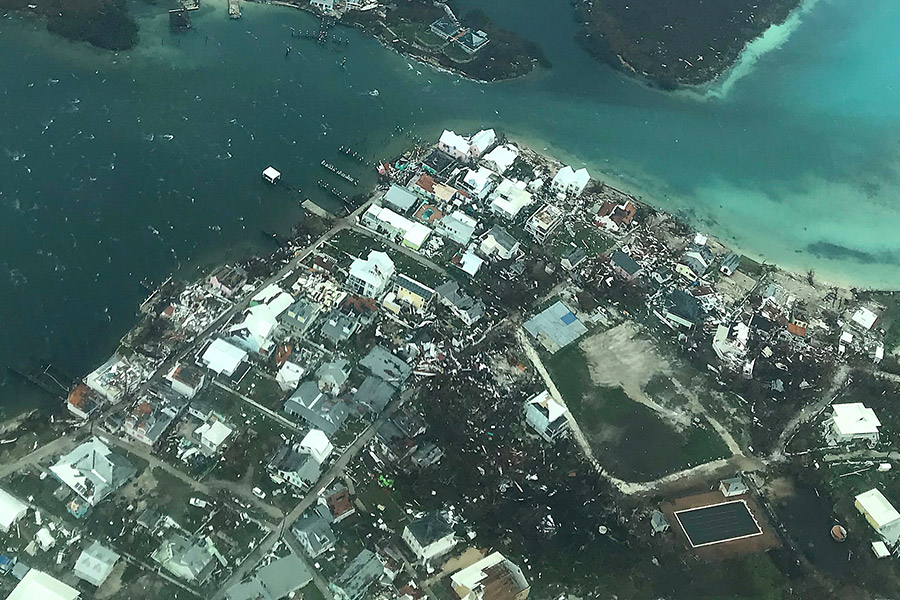 Ураган обрушился на Багамы 1 сентября. Ему была присвоена пятая, высшая&nbsp;категория (катастрофические разрушения, скорость ветра &mdash;&nbsp;от&nbsp;250 км/ч)
