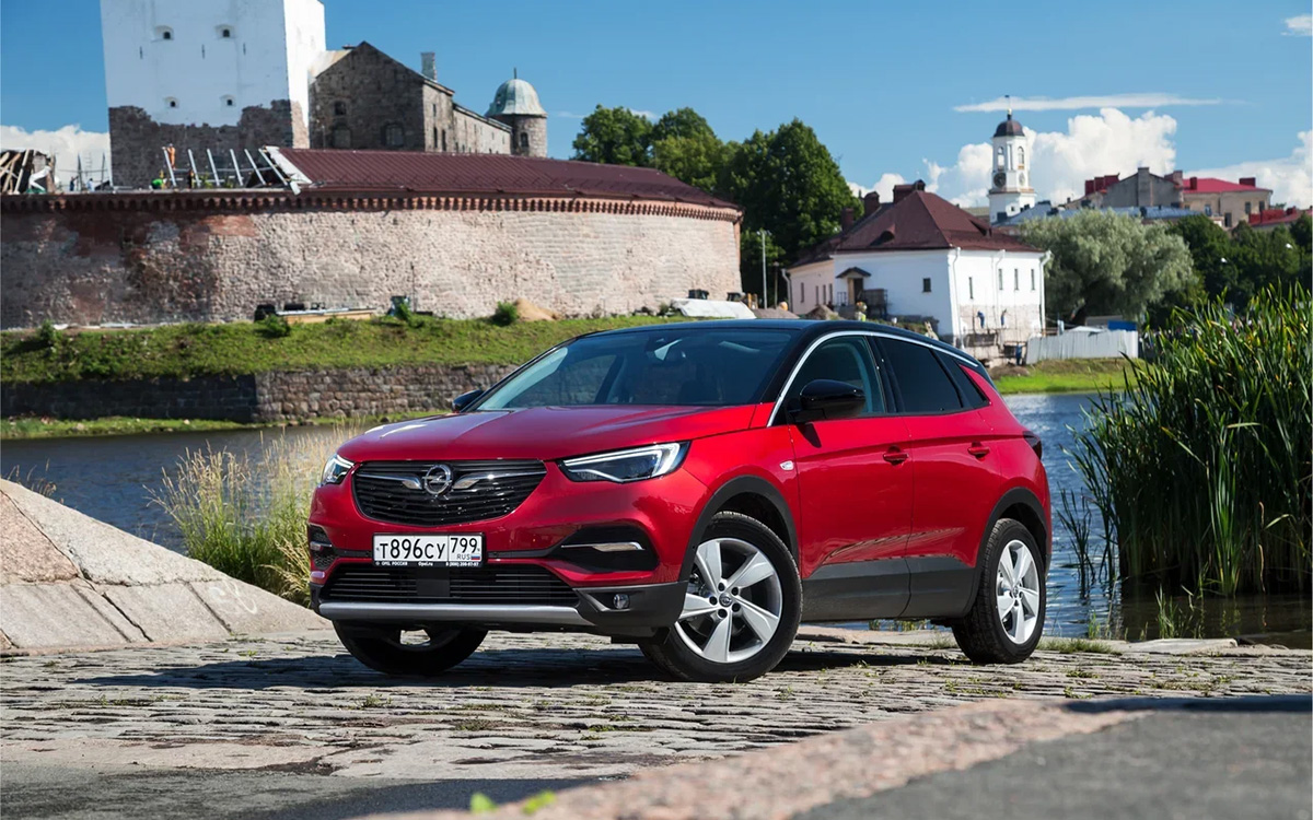 Молниеносное дежавю: тест-драйв Opel Grandland X